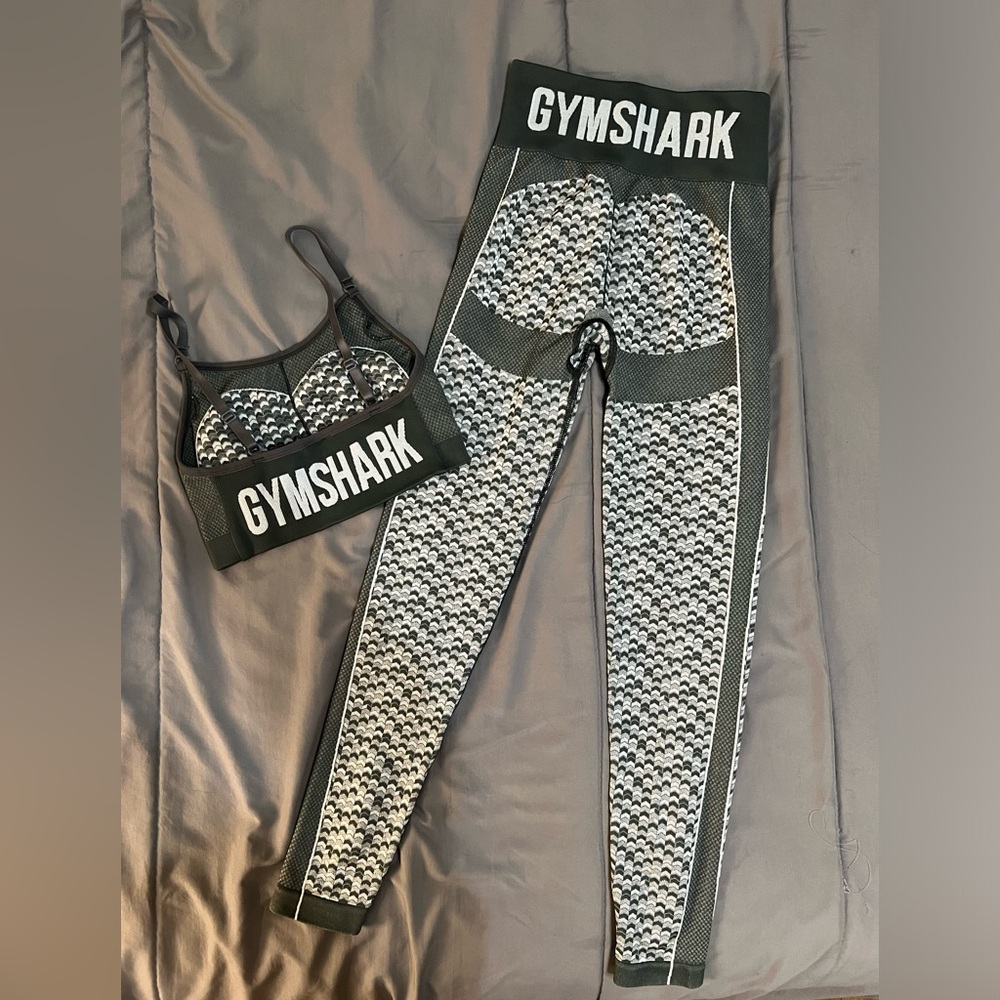 Gymshark WTFlex Seamless High Waisted Leggings and Strappy Sports Bra - Gray